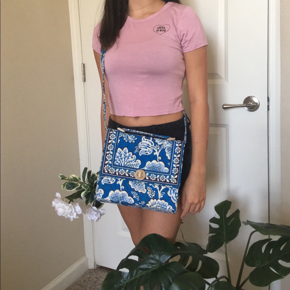 Vera Bradley blue lagoon cross body purse